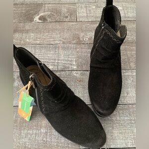 Earth Origins Collette Cheryl Black Suede Boot